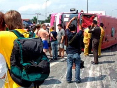 Автобус с российскими туристами перевернулся недалеко от Паттайи