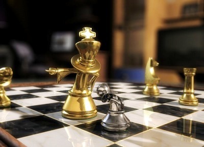 Чновники Хакасии соревнуются в игре в шахматы