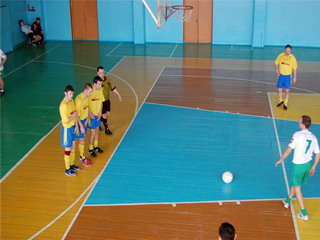 Хакасские  мини-футбольные команды завоевали две путевки в финал