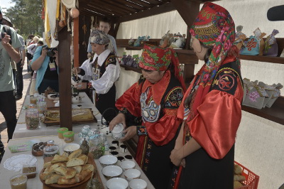 Гости форума "Сибер Ил" познакомились с национальной кухней народов Евразии