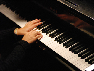 Игру юной пианистки из Хакасии услышали на международном фестивале