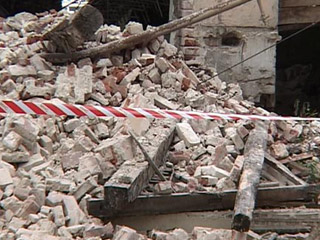 В Хакасии под завалами рухнувшей стены погиб рабочий