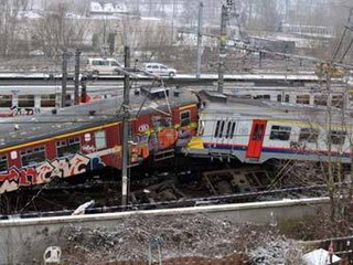 Лобовое столкновение поездов в Бельгии - свыше 25 погибших
