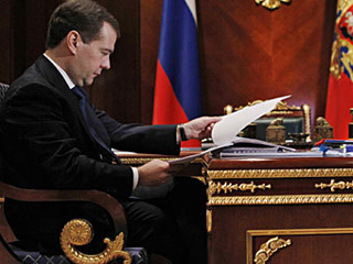Медведев подписал закон о либерализации Уголовного кодекса