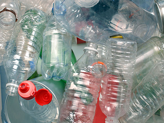 В Абакане прошел флеш-моб "Планета против пластика"