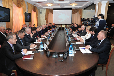 Полпред президента Виктор Толоконский провел совещание, посвященное перспективам развития Хакасии