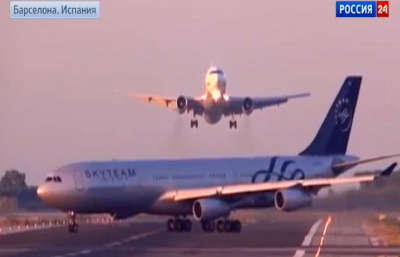 Российский авиалайнер едва избежал столкновения в аэропорту Барселоны. ВИДЕО