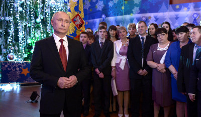 Владимир Путин выступил с двумя новогодними обращениями