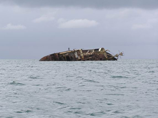 В Охотском море перевернулось судно - пропали 7 рыбаков