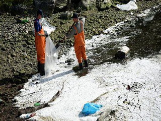 Слив нефтепродуктов после аварии на СШГЭС не нанес ущерба экологии Хакасии