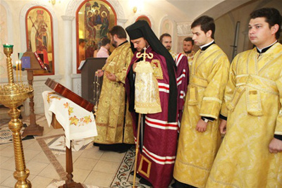 Порошенко призвал духовенство поспособствовать  реализации перемирия на Украине