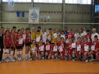 "Радуга-Хакасия" стала лидером первенства РХ по волейболу