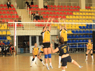 В Абакане состоялись игры межрегионального турнира по волейболу