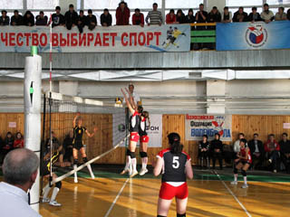 В Хакасии прошел кубок по волейболу среди женских команд