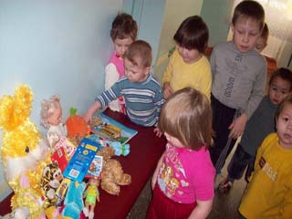 Волонтеры Хакасии собрали игрушки для детей больных туберкулезом