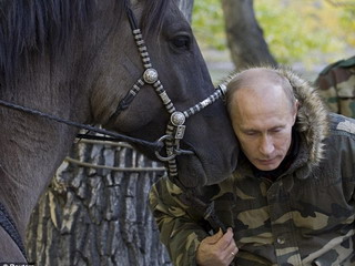 Путин поразил иностранные СМИ фотосессией с лошадью (фото)