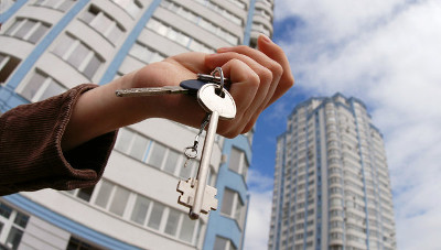 Семеро жителей Хакасии получили сертификаты на приобретение жилья