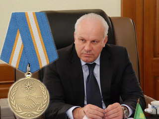 Виктор Зимин награжден медалью «За содружество во имя спасения»